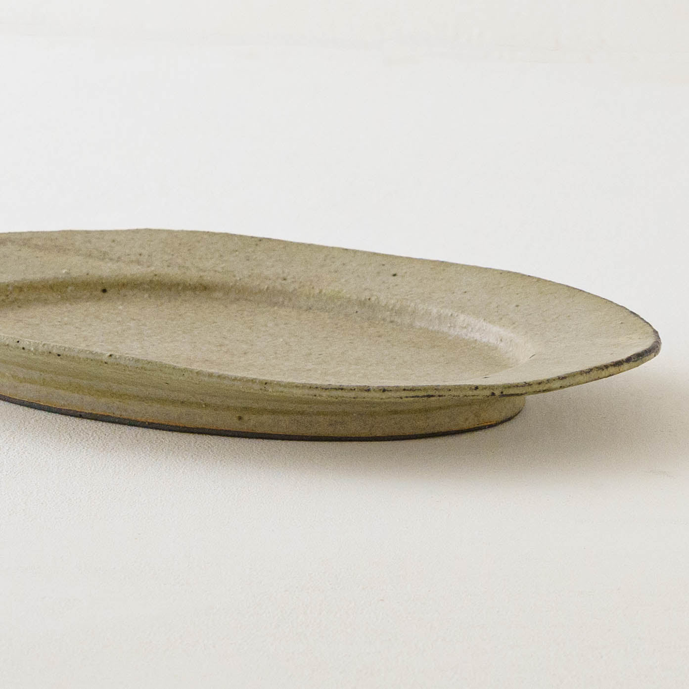 粉引　リムオーバルプレート　L｜冨部咲喜子