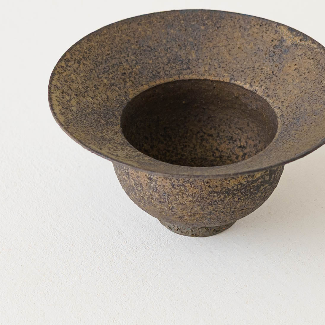 Bowl rim S brown | Sakiko Tomibe