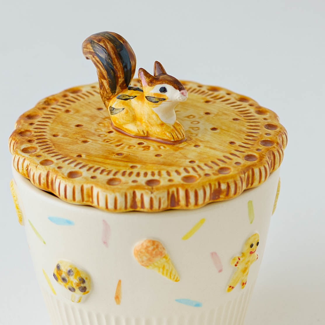 Biscuit Cup Sitting Squirrel Sweets | Sugar Poppo