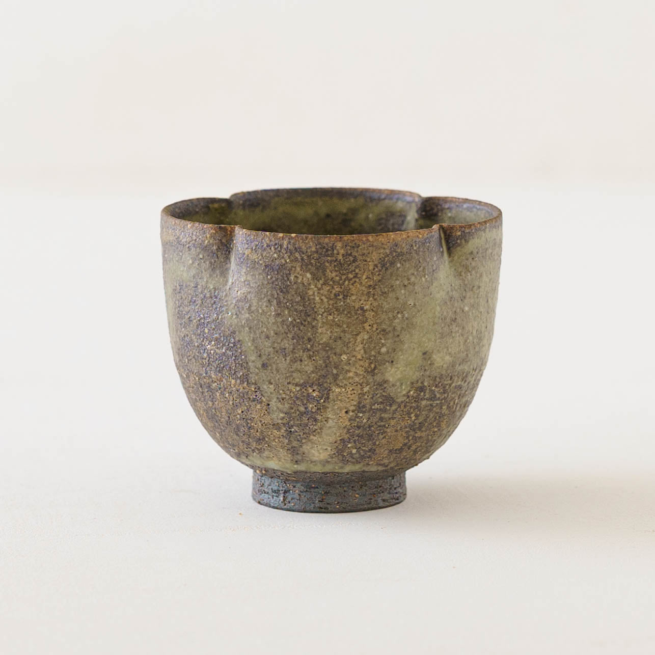 粉引　輪花カップ｜冨部咲喜子