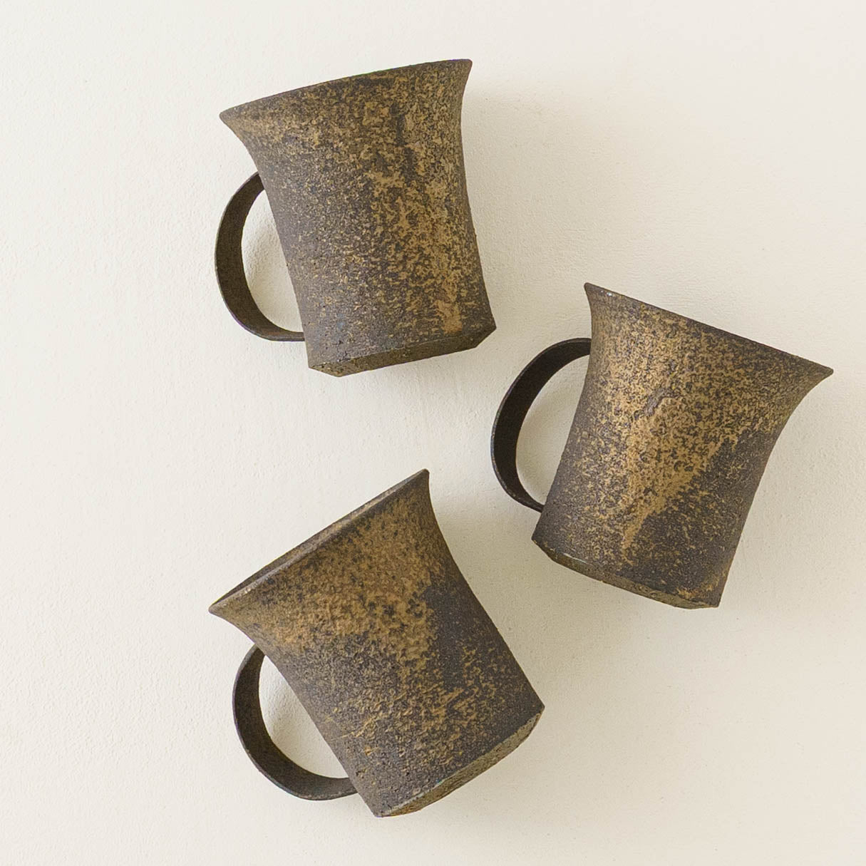 鉄釉　マグカップ｜冨部咲喜子