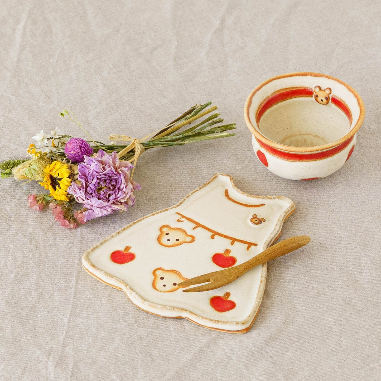 Hat and Dress Set  Bear & Apple | Ryoko Kimura