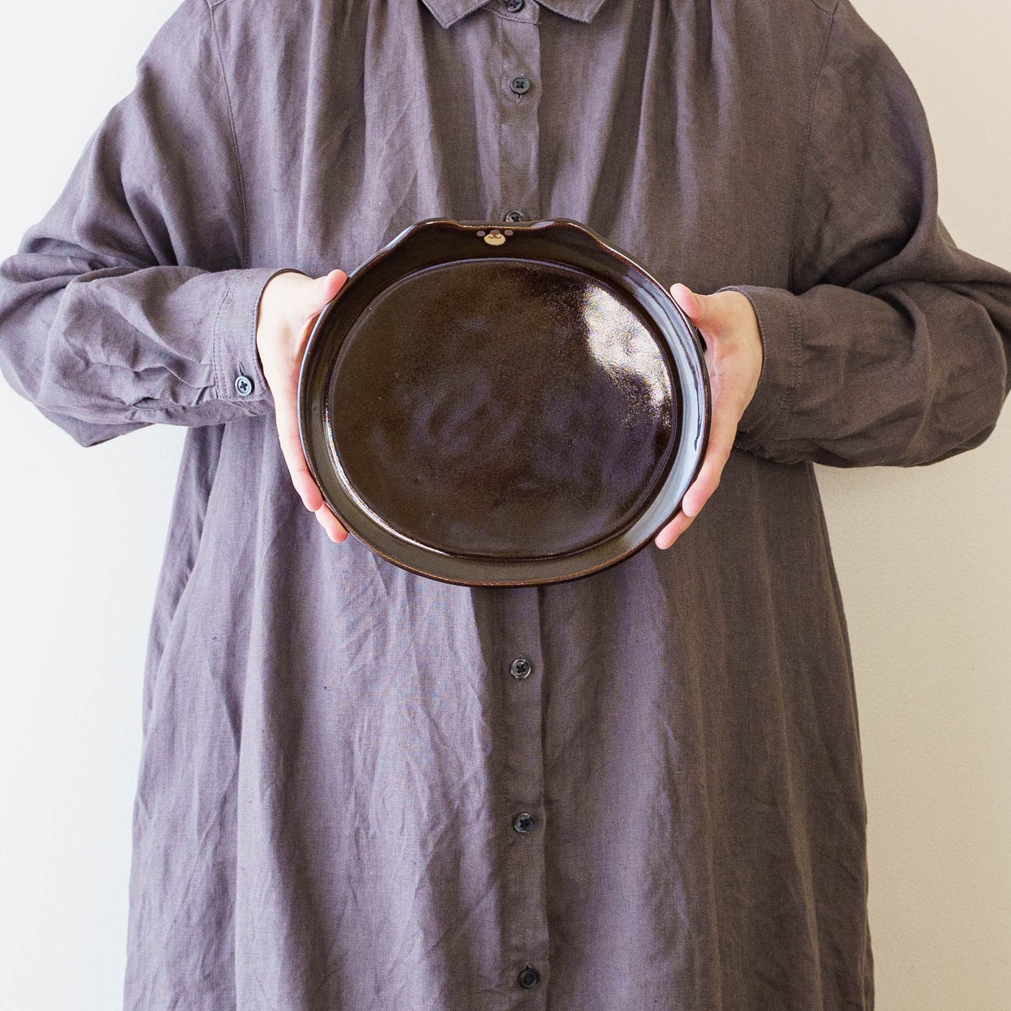 Bear plate brown L | Atelier Monora