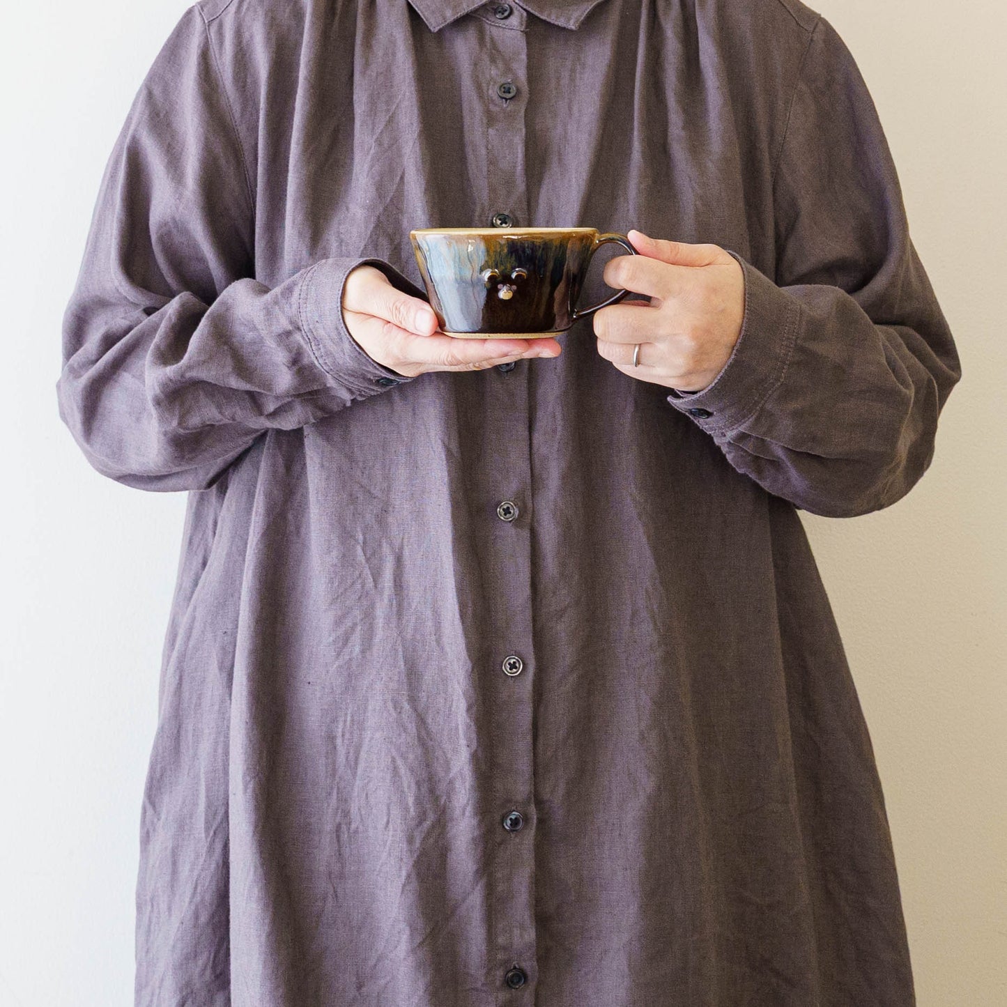 くまさんマグ　茶｜アトリエ モノラー