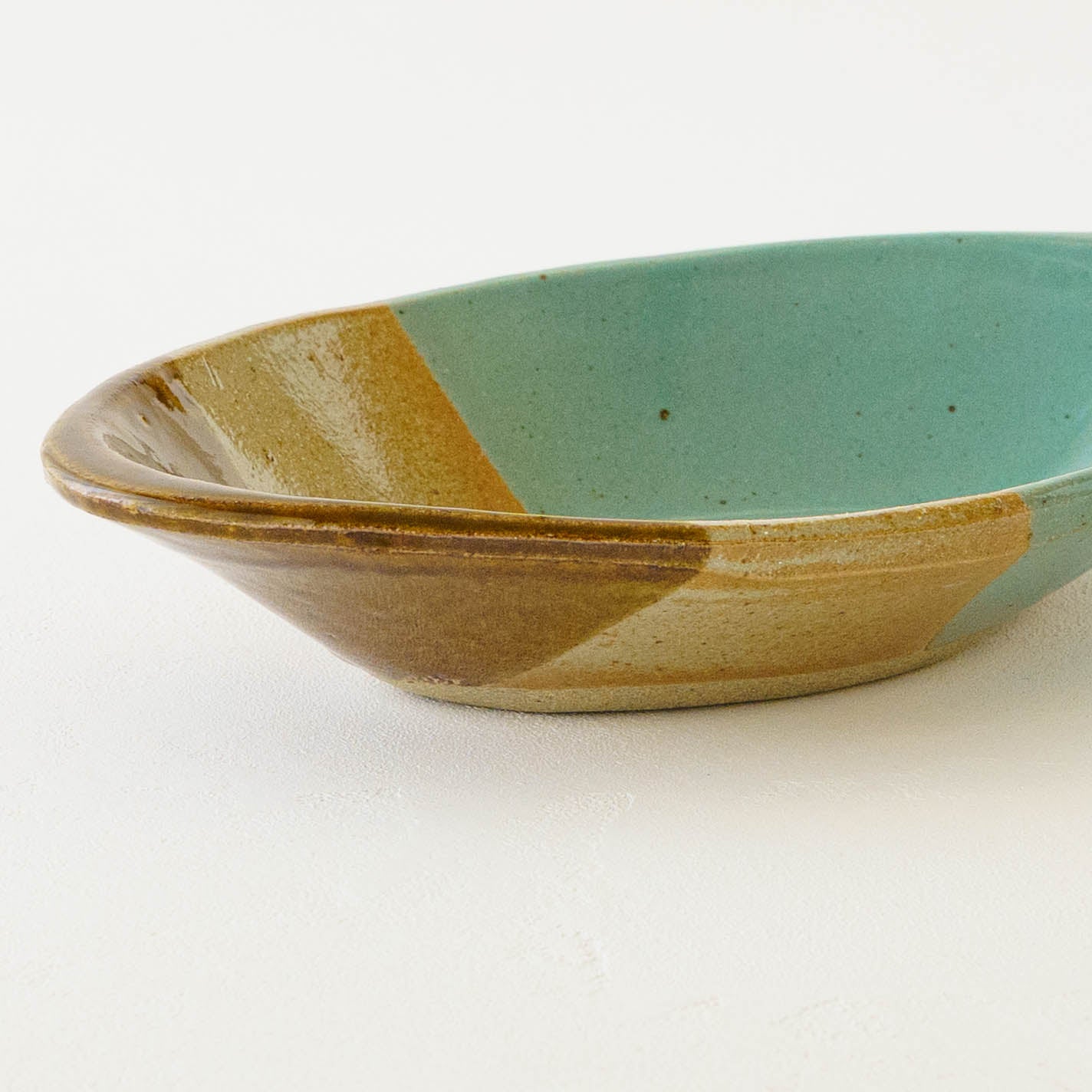 カレー皿　掛け分け　A　飴釉 x 並白釉 x 緑釉｜榎田智　えのきだ窯