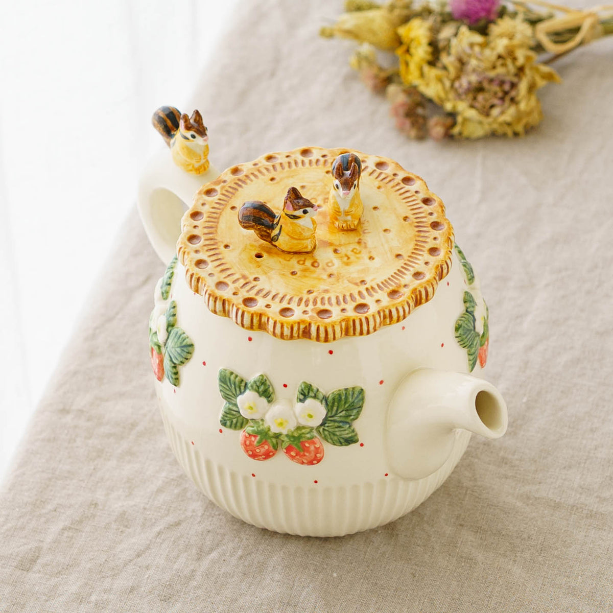 Teapot W Squirrel Strawberry | Sugar Poppo