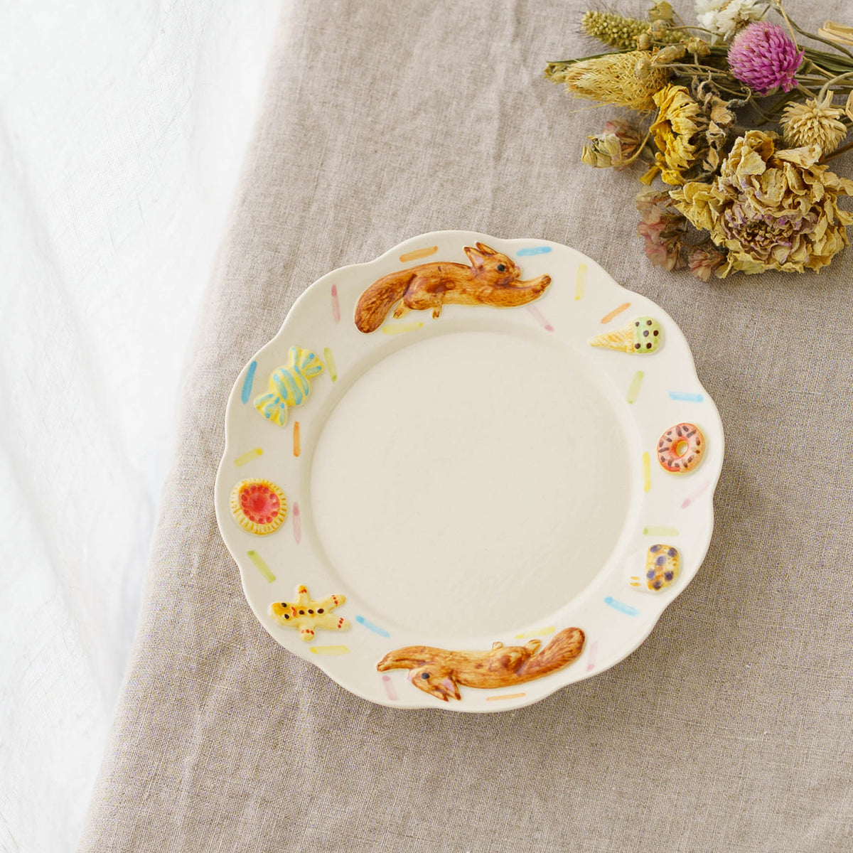 Plate Hopping Squirrels Sweets S | Sugar Poppo
