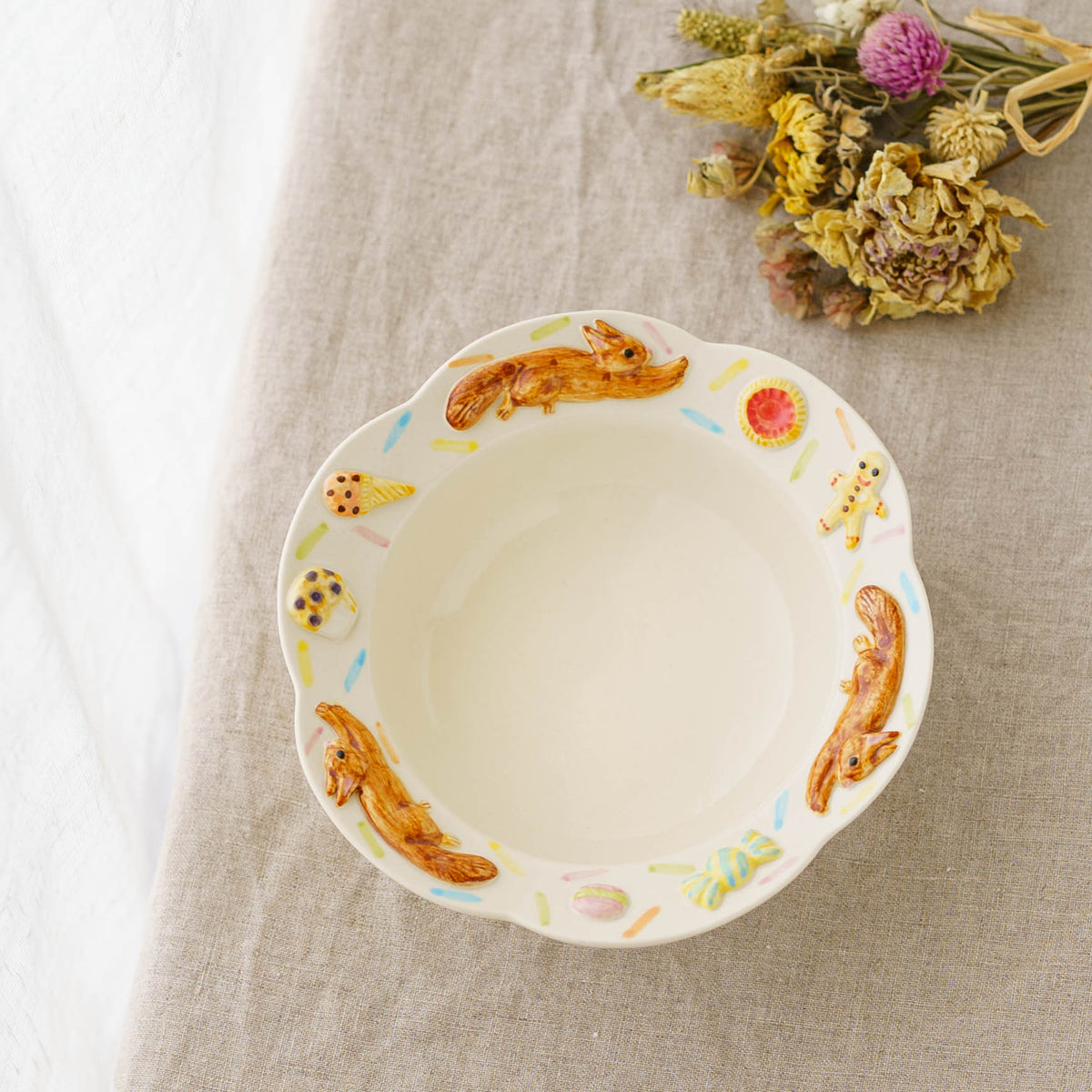 Bowl Hopping Squirrel Sweets S | Sugar Poppo