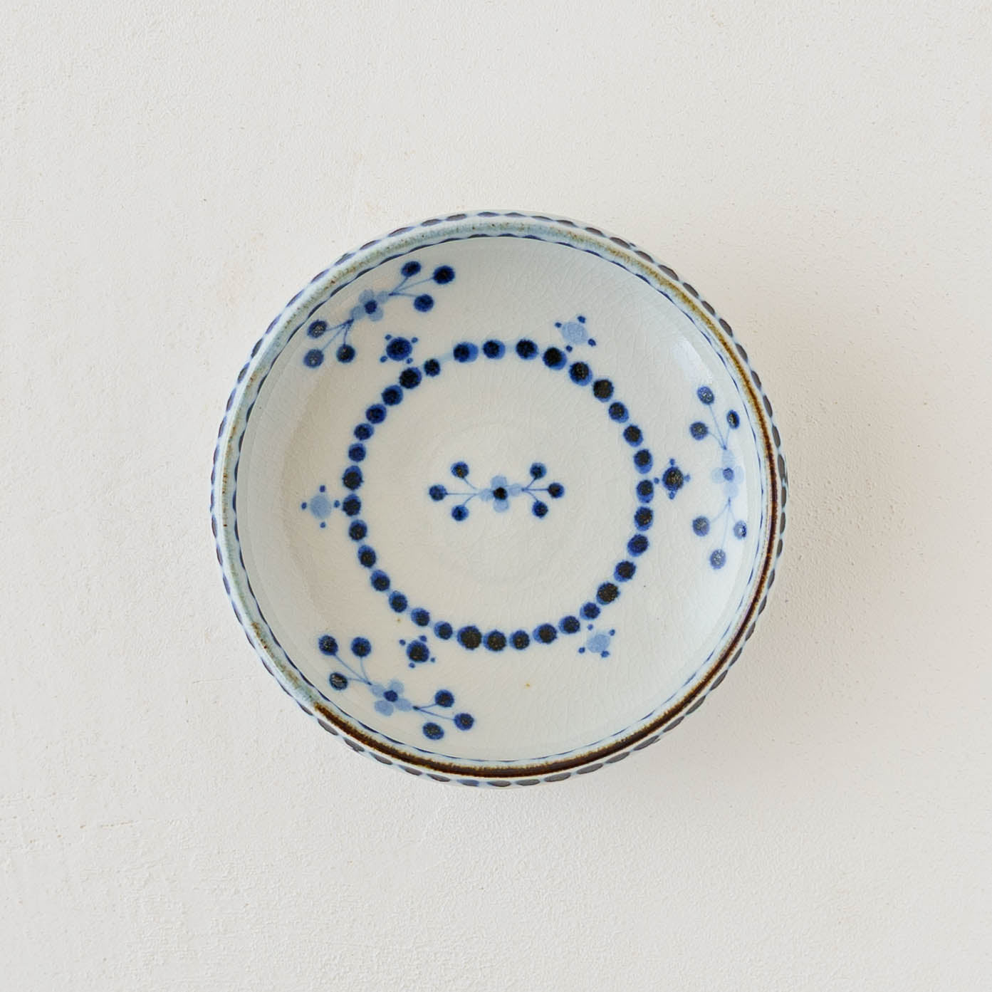 砥部焼 陶彩窯 小花文 4寸深皿 青｜鎌倉 窯元、作家ものの和食器通販