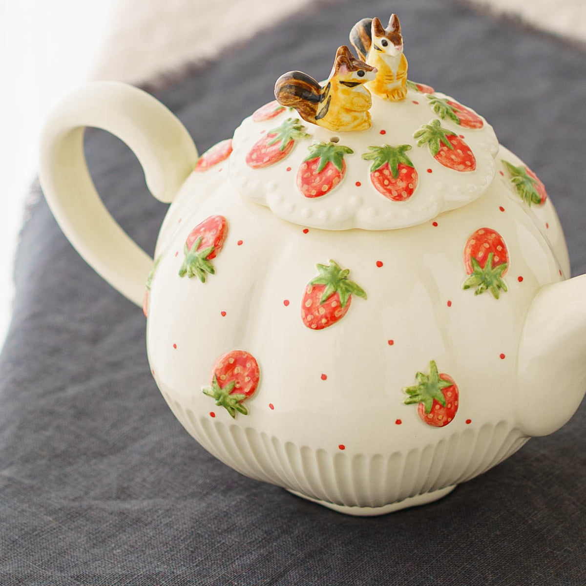 Tea Pot W Squirrel Little Strawberry | Sugar Poppo