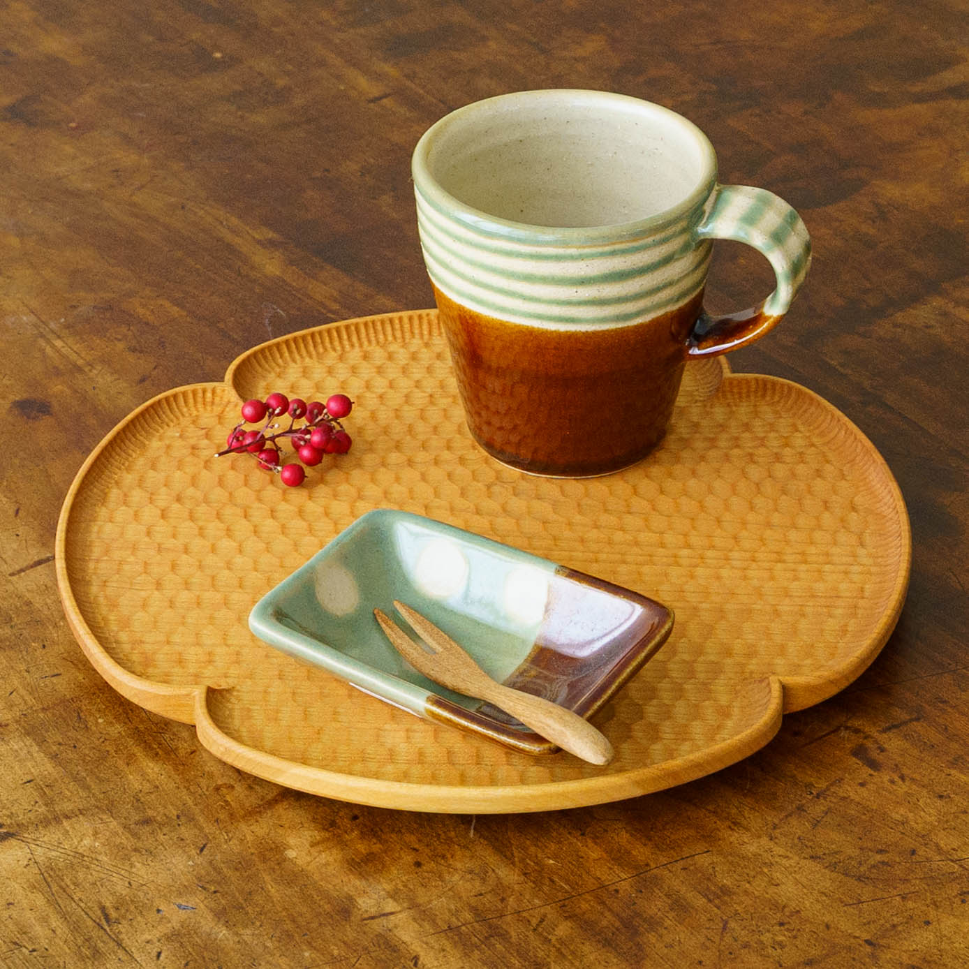 しょうゆ皿　ドット柄　緑色 x 飴釉｜榎田若葉　えのきだ窯