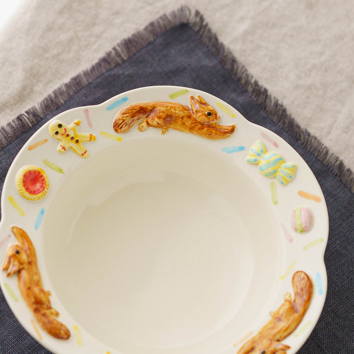 Bowl Hopping Squirrel Sweets S | Sugar Poppo
