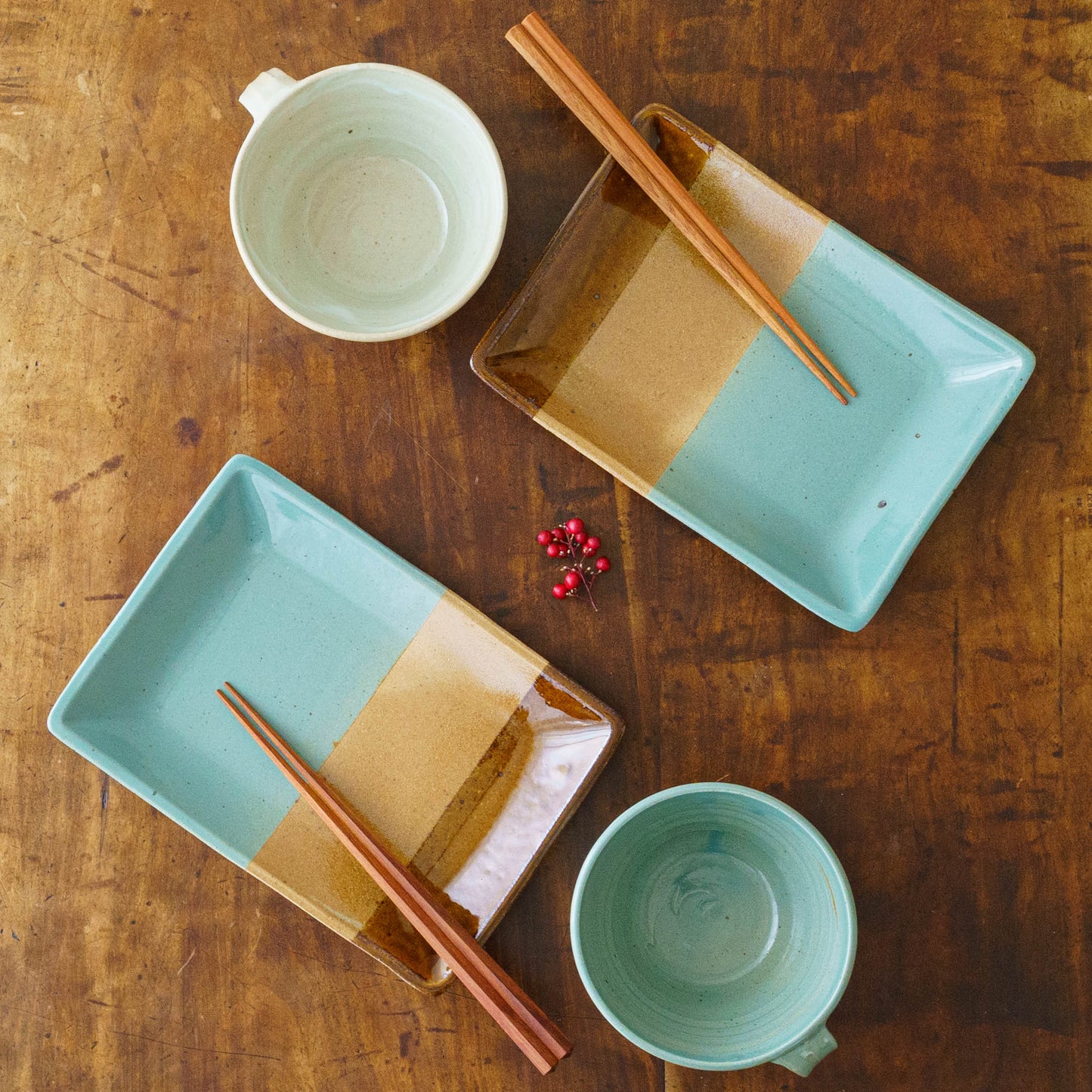 四角皿　掛け分け　飴釉 x 並白釉 x 緑釉｜榎田智　えのきだ窯