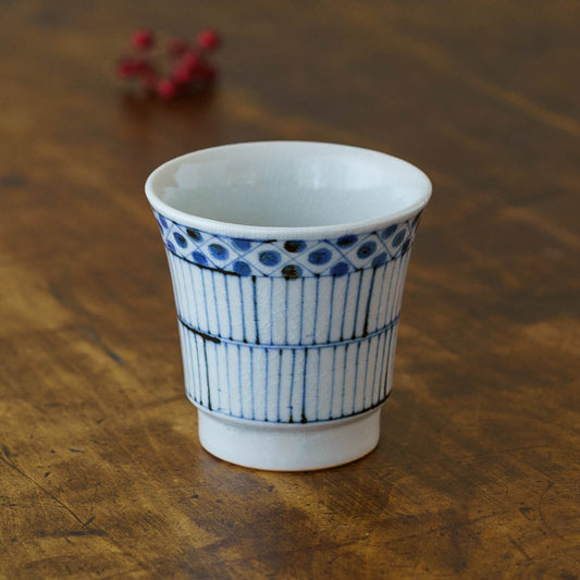 古砥部文　湯呑み　花垣文　青｜陶彩窯　長戸製陶所　砥部焼