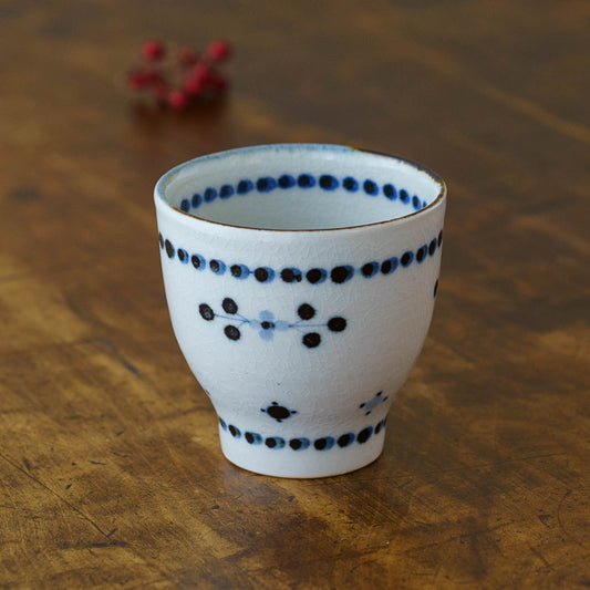 湯呑み　小花文　青｜陶彩窯　長戸製陶所　砥部焼