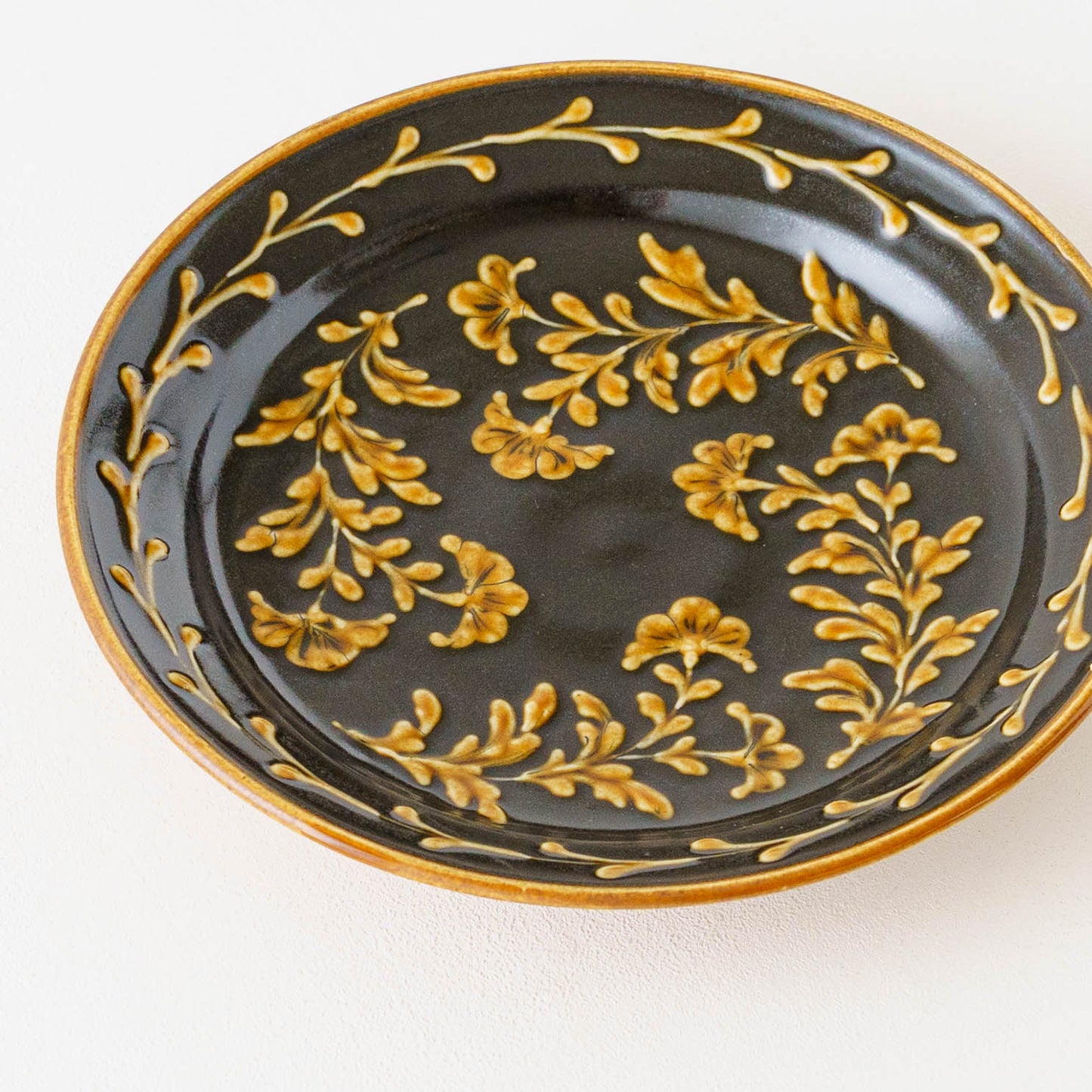 リム大皿　スリップウェア｜荒井彩乃