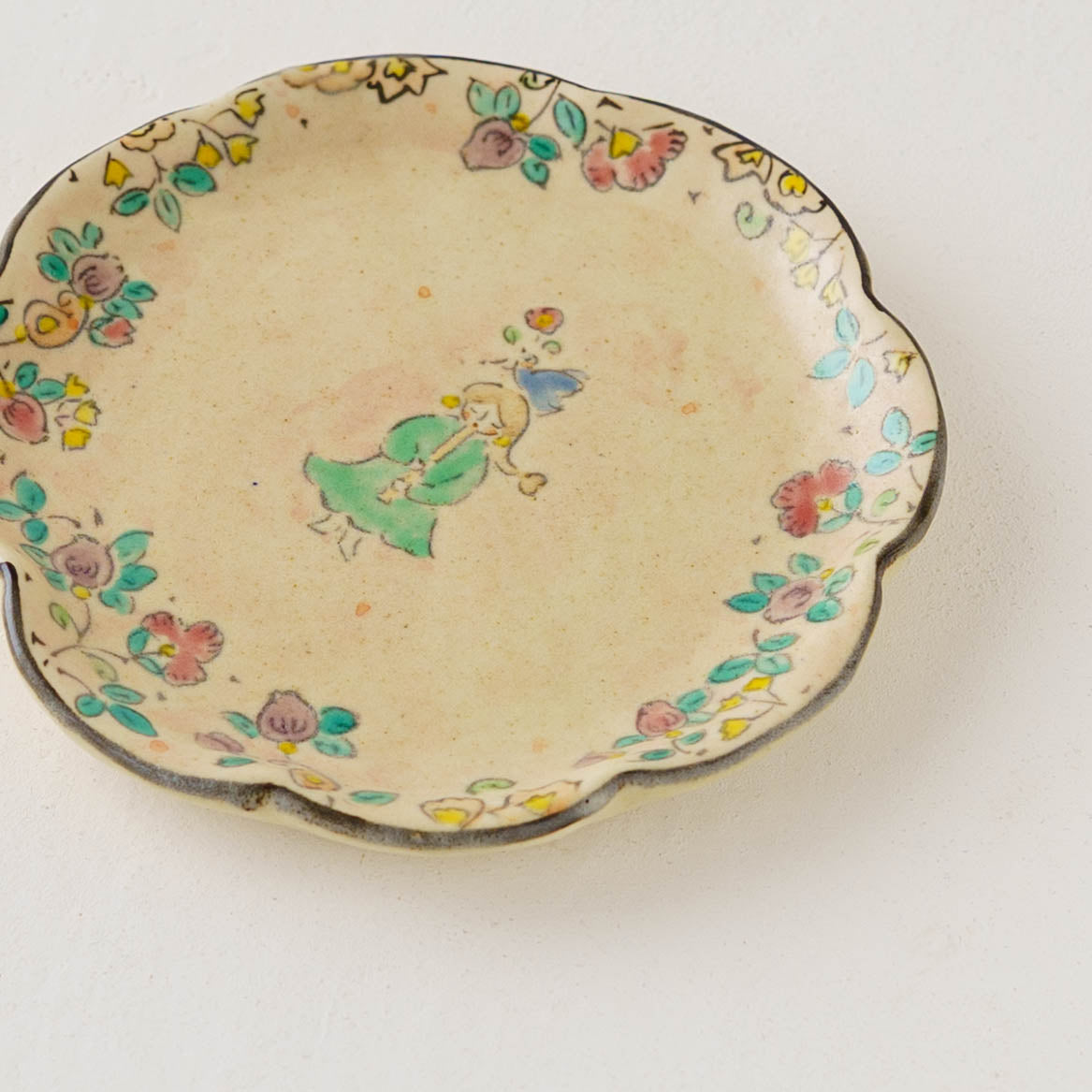 Whistle-blowing Girl Plate | Hahamiya