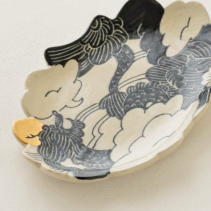 Plate Gold-painted dragon x cloud plate | Naoko Yoshimura