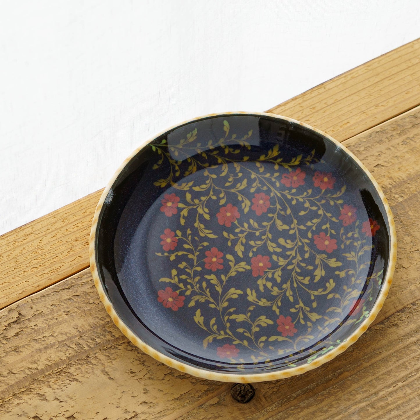 中皿　赤花　スリップウェア｜荒井彩乃