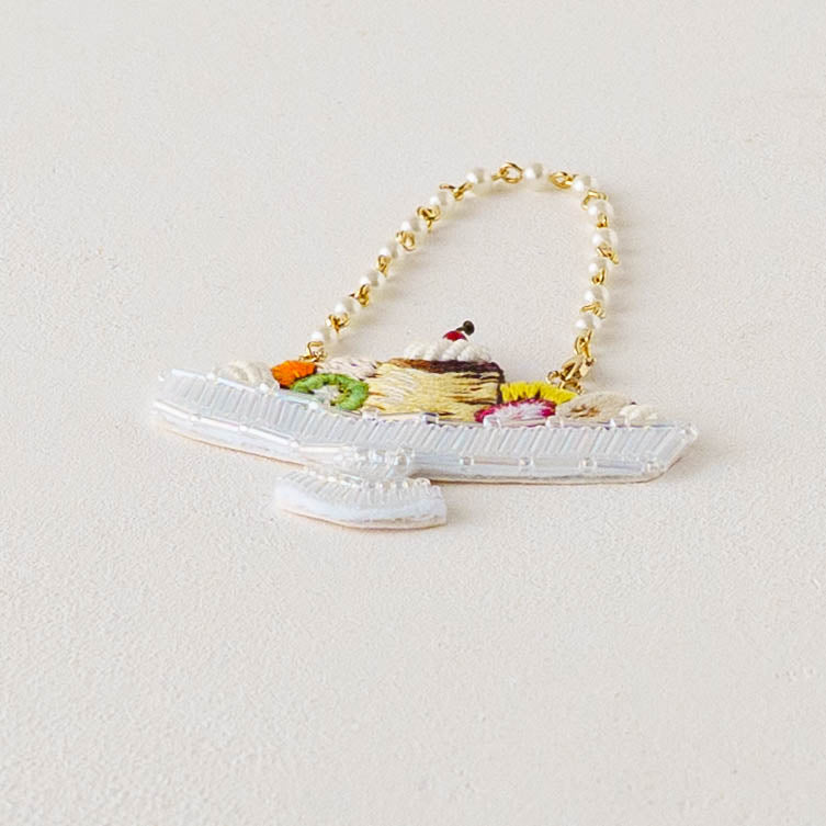 刺繍バッグチャーム　プリンアラモード｜あおのいえ