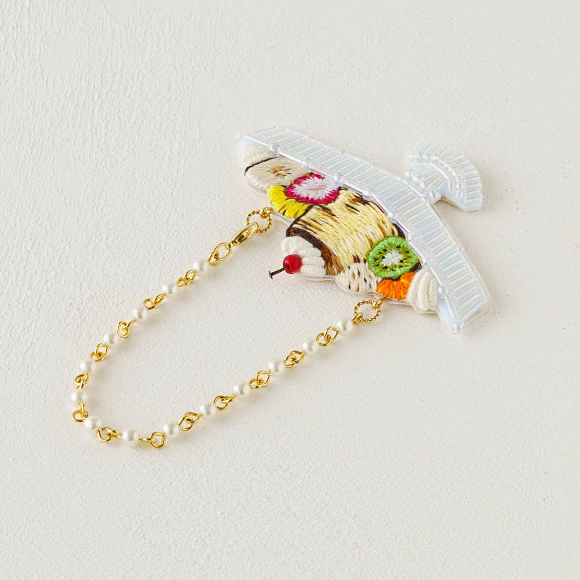 刺繍バッグチャーム　プリンアラモード｜あおのいえ