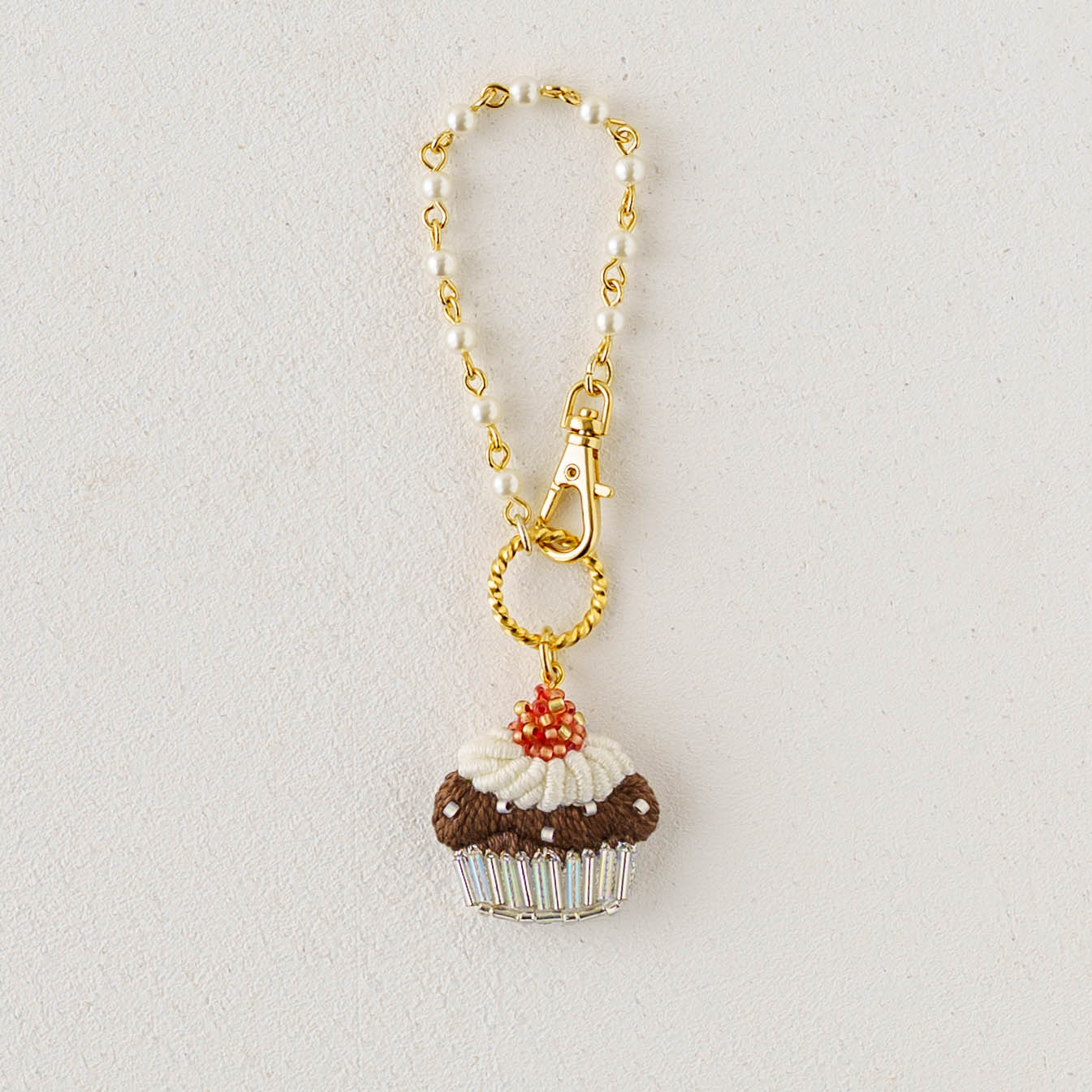 刺繍バッグチャーム　チョコカップケーキ｜あおのいえ