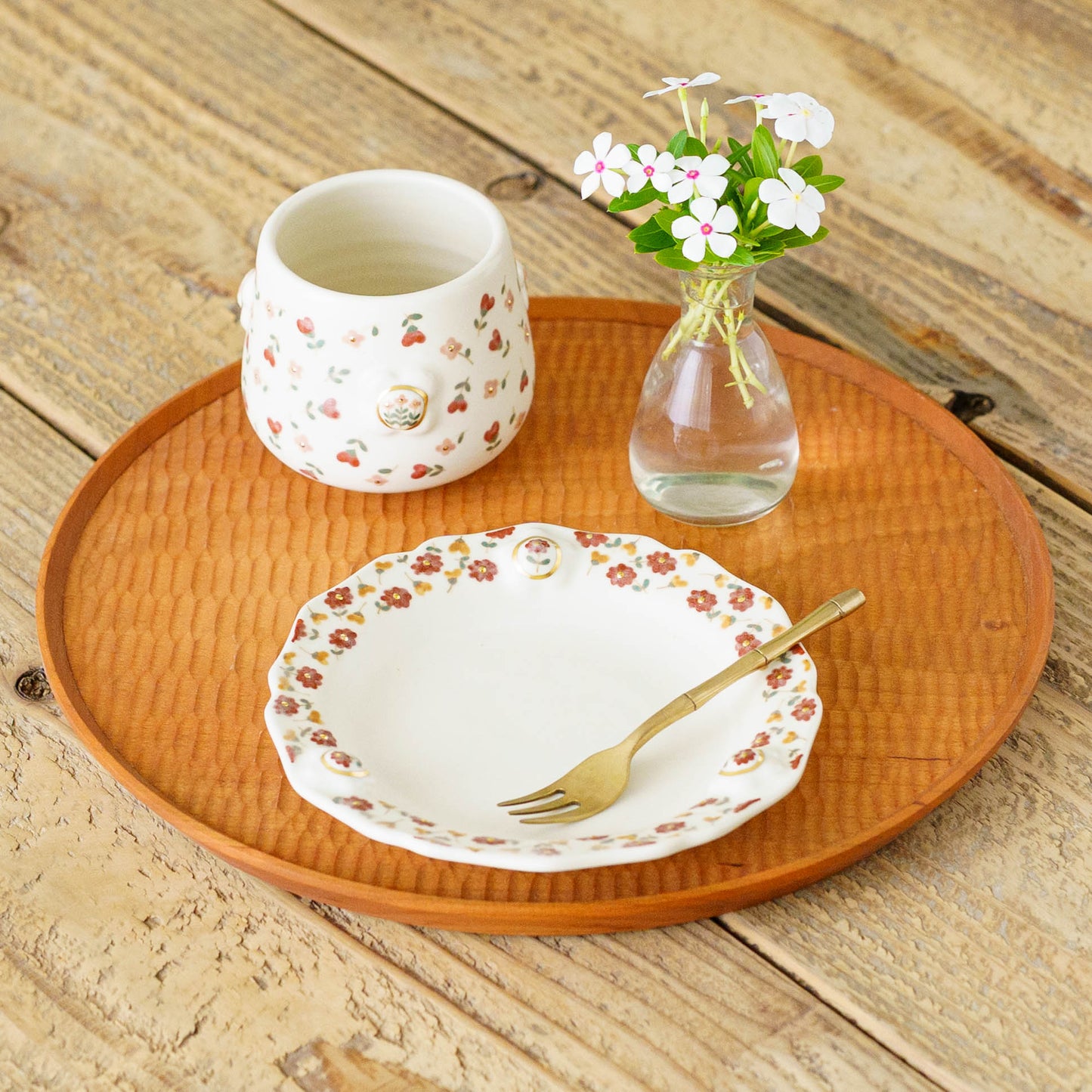 金彩レリーフ中皿　赤 x オレンジ｜荒井彩乃