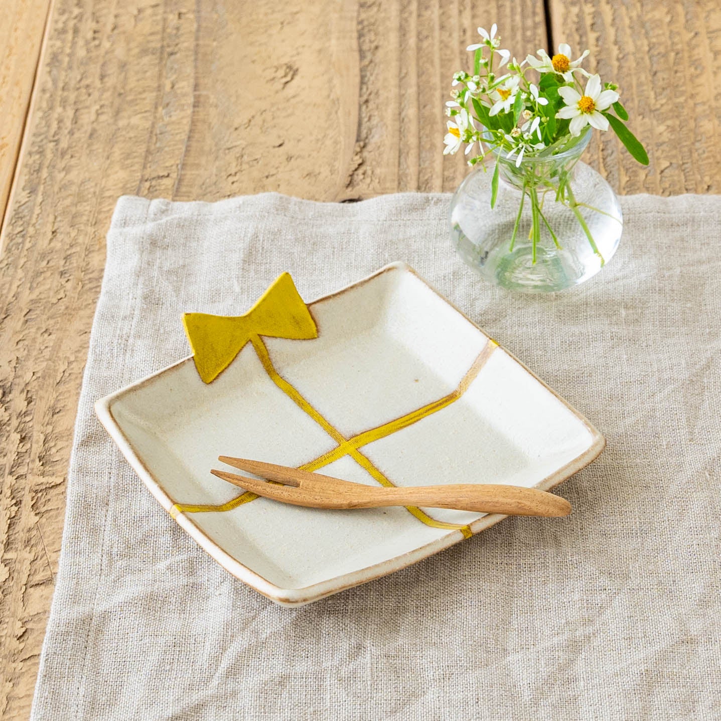 Gift plate beige x yellow cloth | Atelier monora