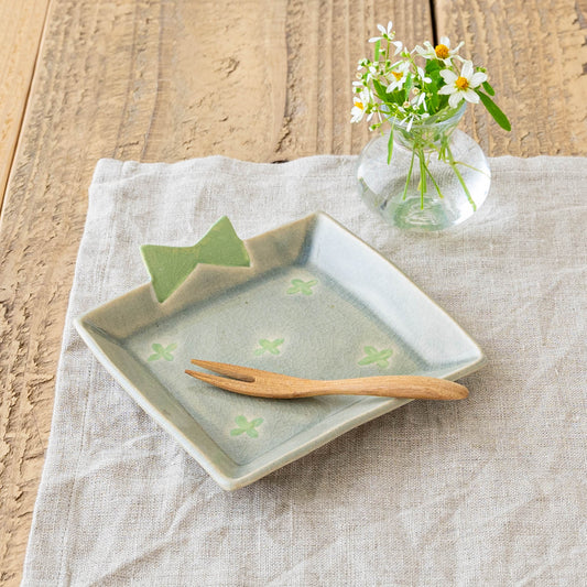 Gift Plate Light Rain x Yellow Green Flowers | Atelier monora