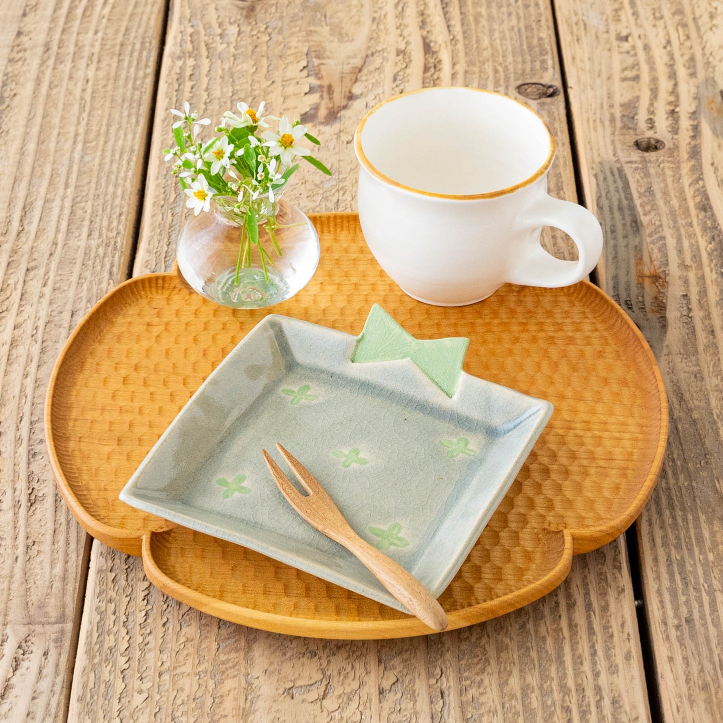 Gift Plate Light Rain x Yellow Green Flowers | Atelier monora