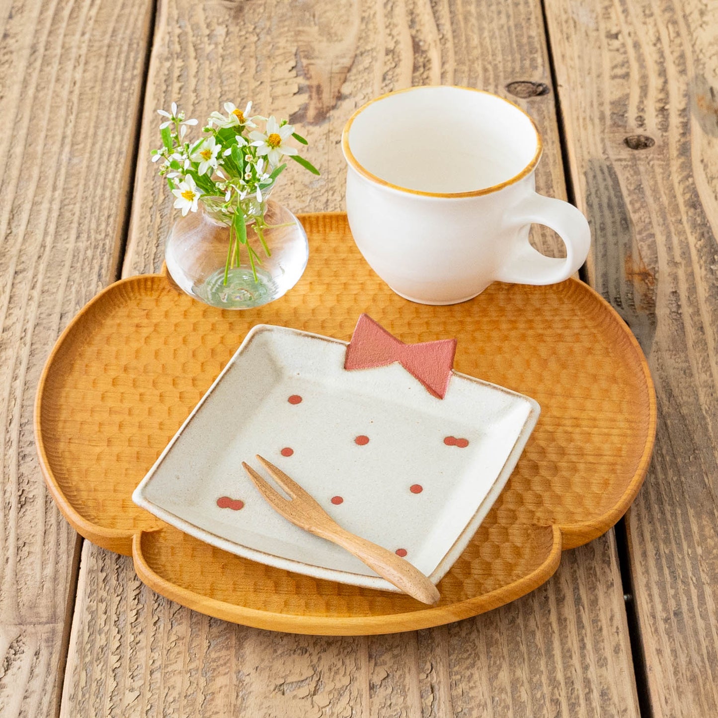 Gift plate beige x red dots | Atelier monora