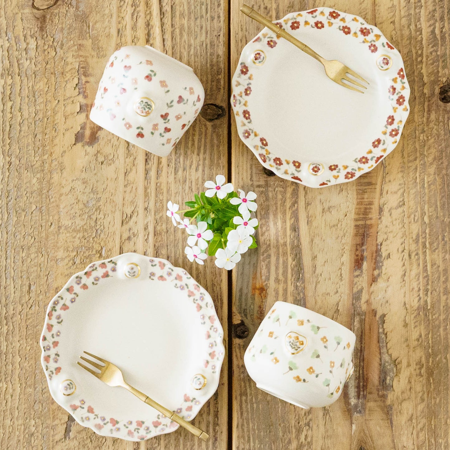 金彩レリーフカップ　オレンジ x 薄緑｜荒井彩乃