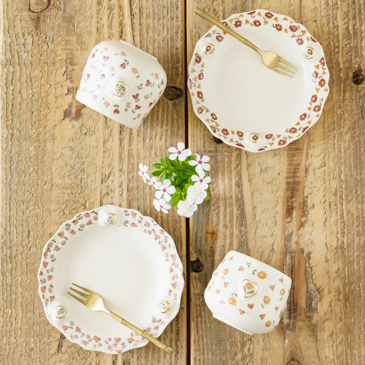 金彩レリーフカップ　オレンジ x 赤｜荒井彩乃