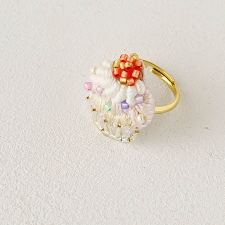 刺繍リング　カラフルカップケーキ｜あおのいえ