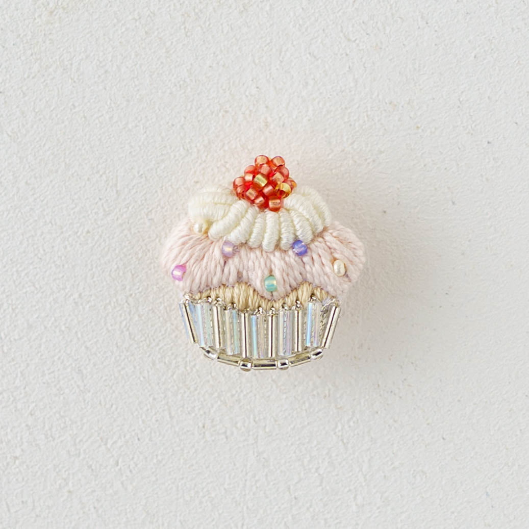 刺繍ブローチ　カラフルカップケーキ｜あおのいえ