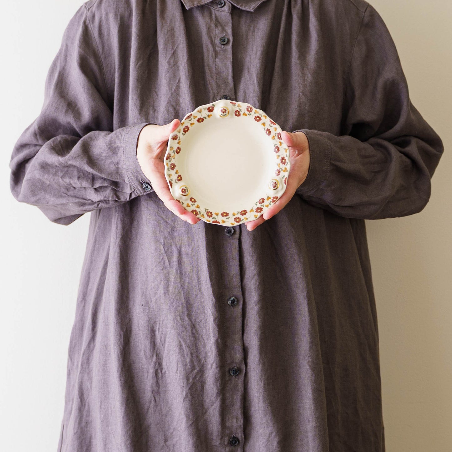 金彩レリーフ中皿　赤 x オレンジ｜荒井彩乃