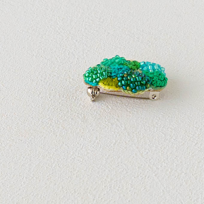 刺繍作家 あおのいえ 刺繍ブローチ ブロッコリー｜鎌倉 作家ものの