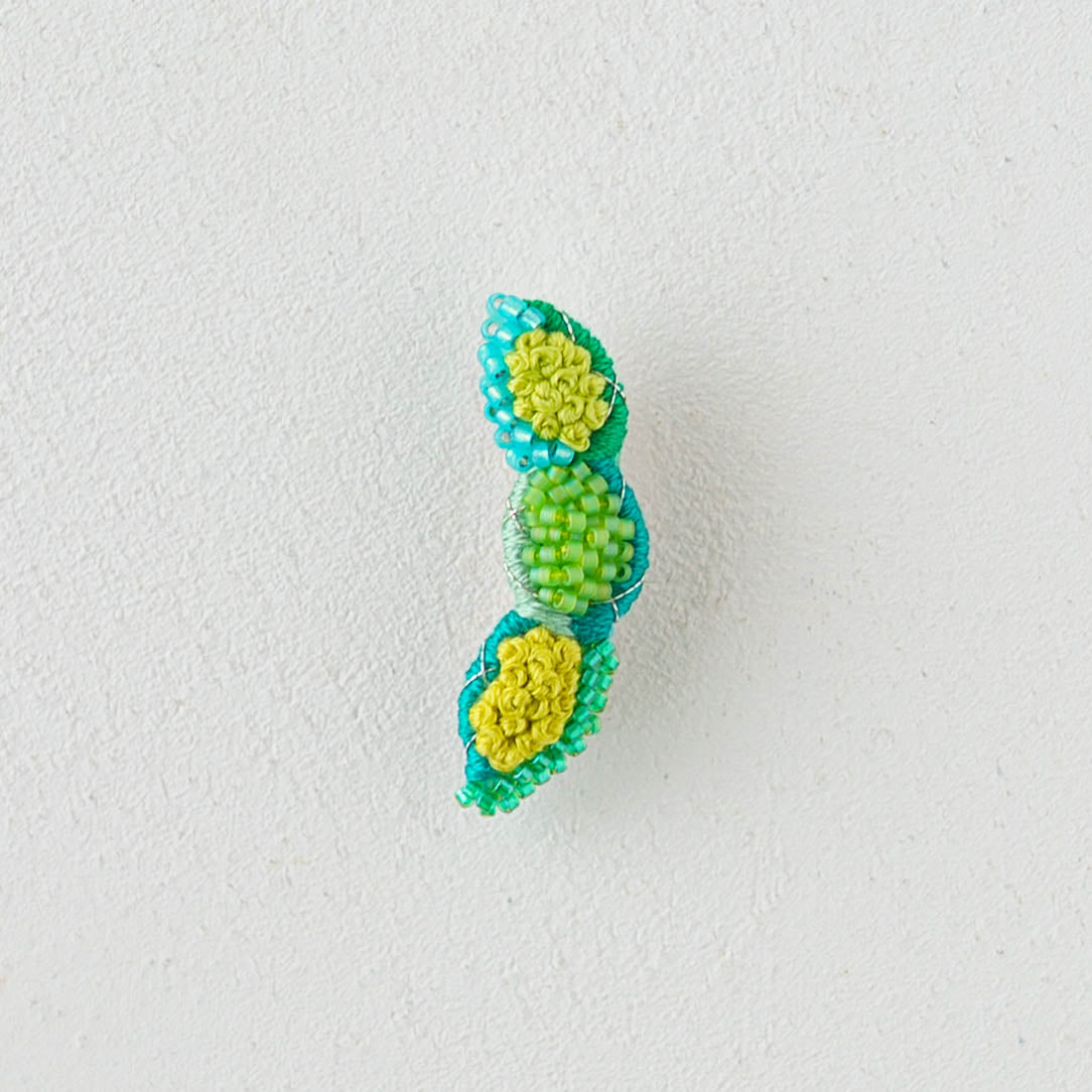 刺繍ブローチ　枝豆｜あおのいえ
