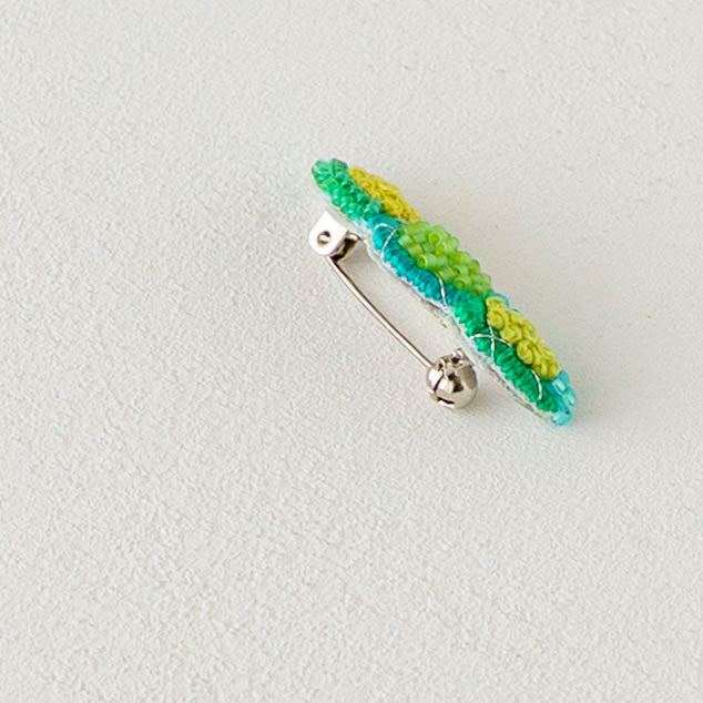 刺繍作家 あおのいえ 刺繍ブローチ 枝豆｜鎌倉 作家もののうつわ通販