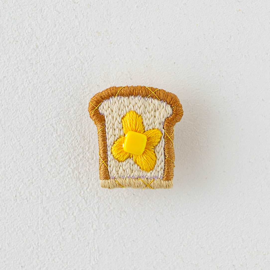 刺繍ブローチ　バタートースト｜あおのいえ
