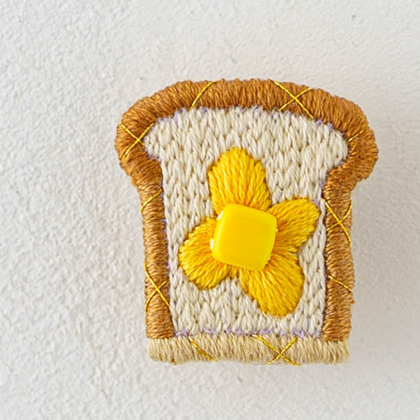 刺繍ブローチ　バタートースト｜あおのいえ
