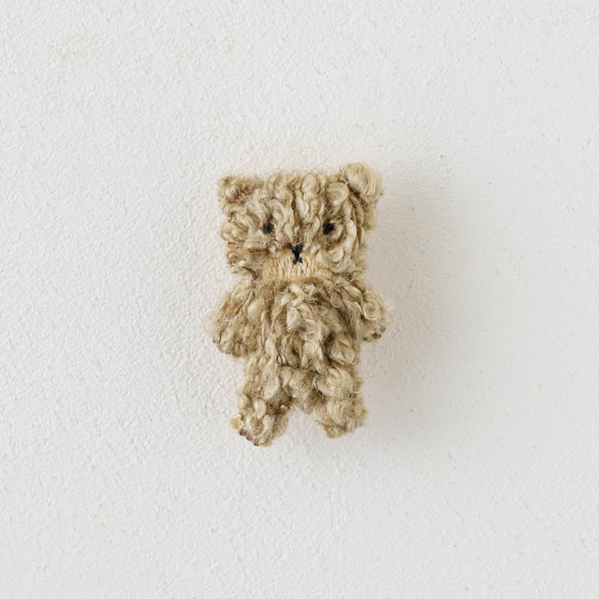 刺繍ブローチ　もふくま｜あおのいえ
