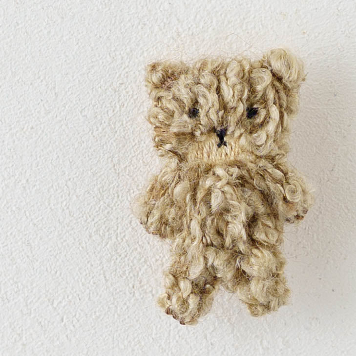 刺繍ブローチ　もふくま｜あおのいえ