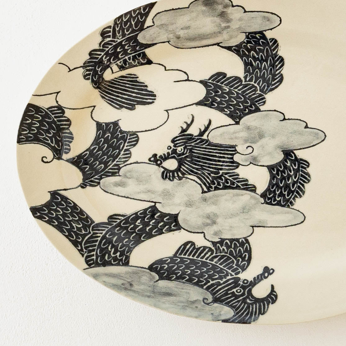 Premium oval plate Dragon Cloud B | Naoko Yoshimura