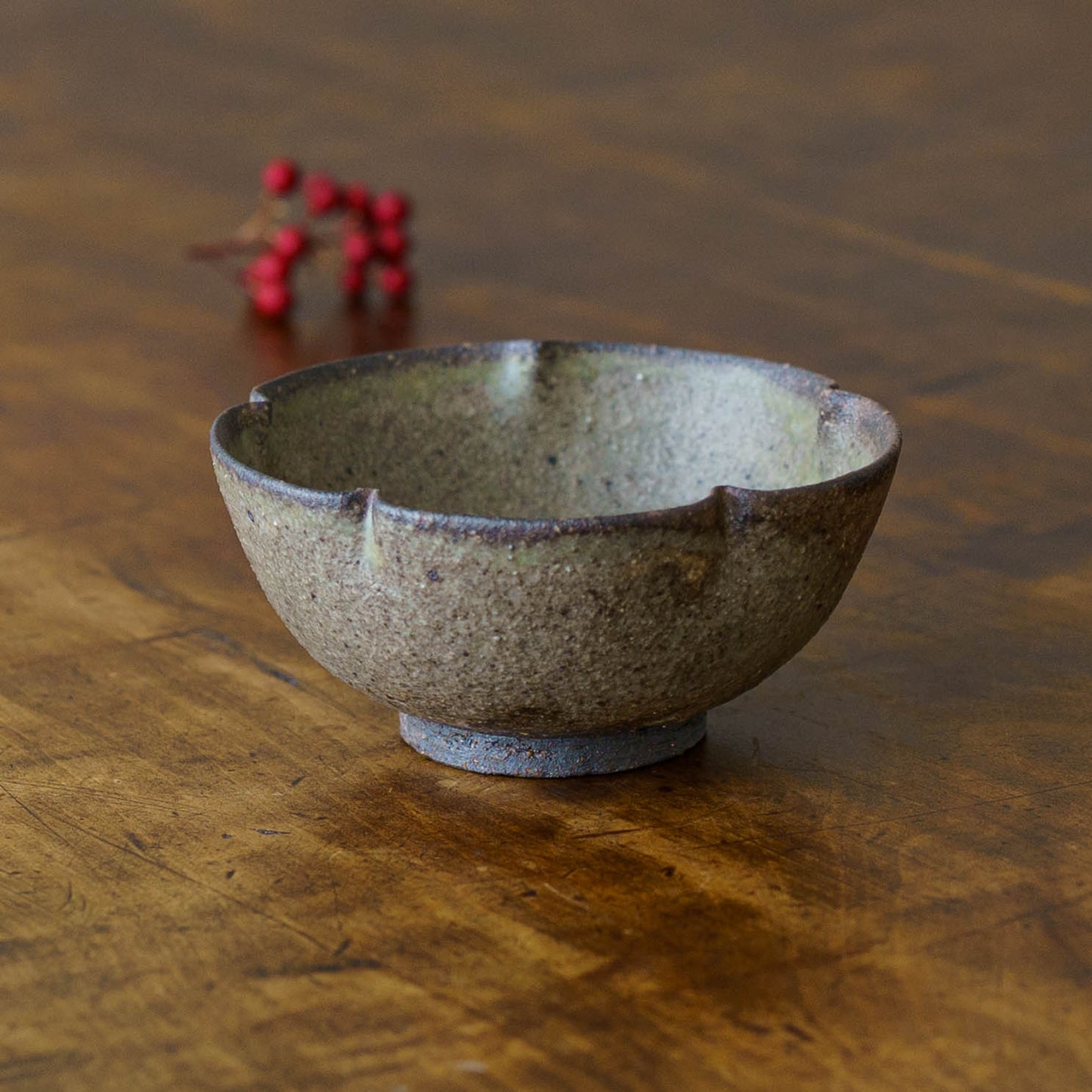 粉引　梅型小鉢｜冨部咲喜子