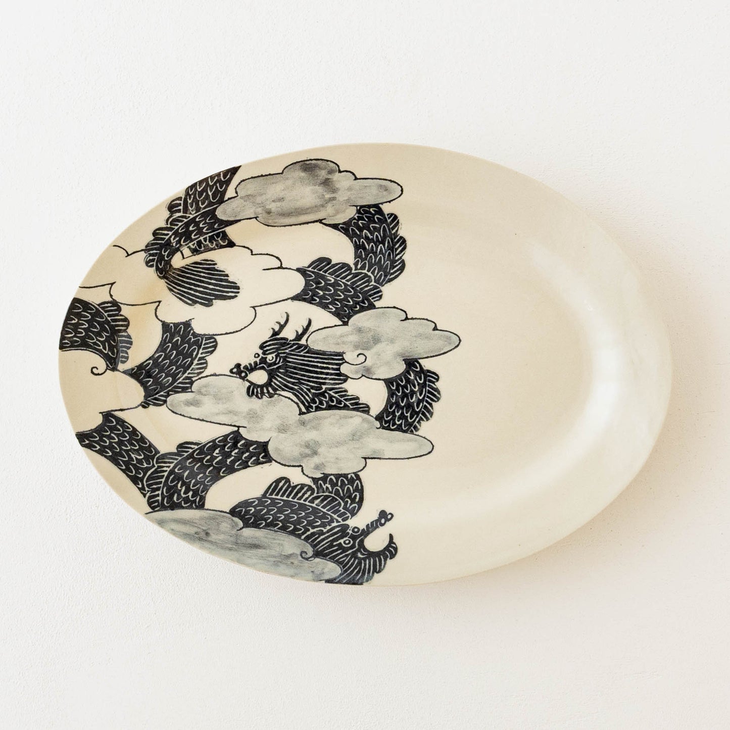 Premium oval plate Dragon Cloud B | Naoko Yoshimura