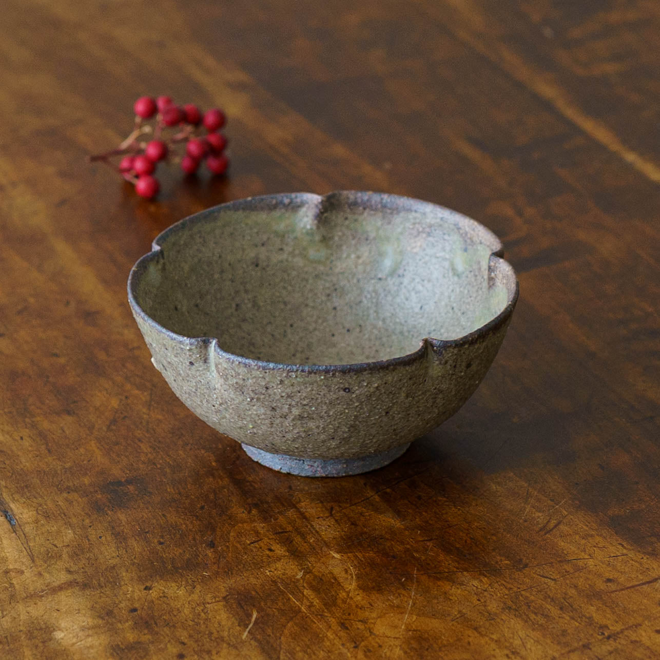 粉引　梅型小鉢｜冨部咲喜子