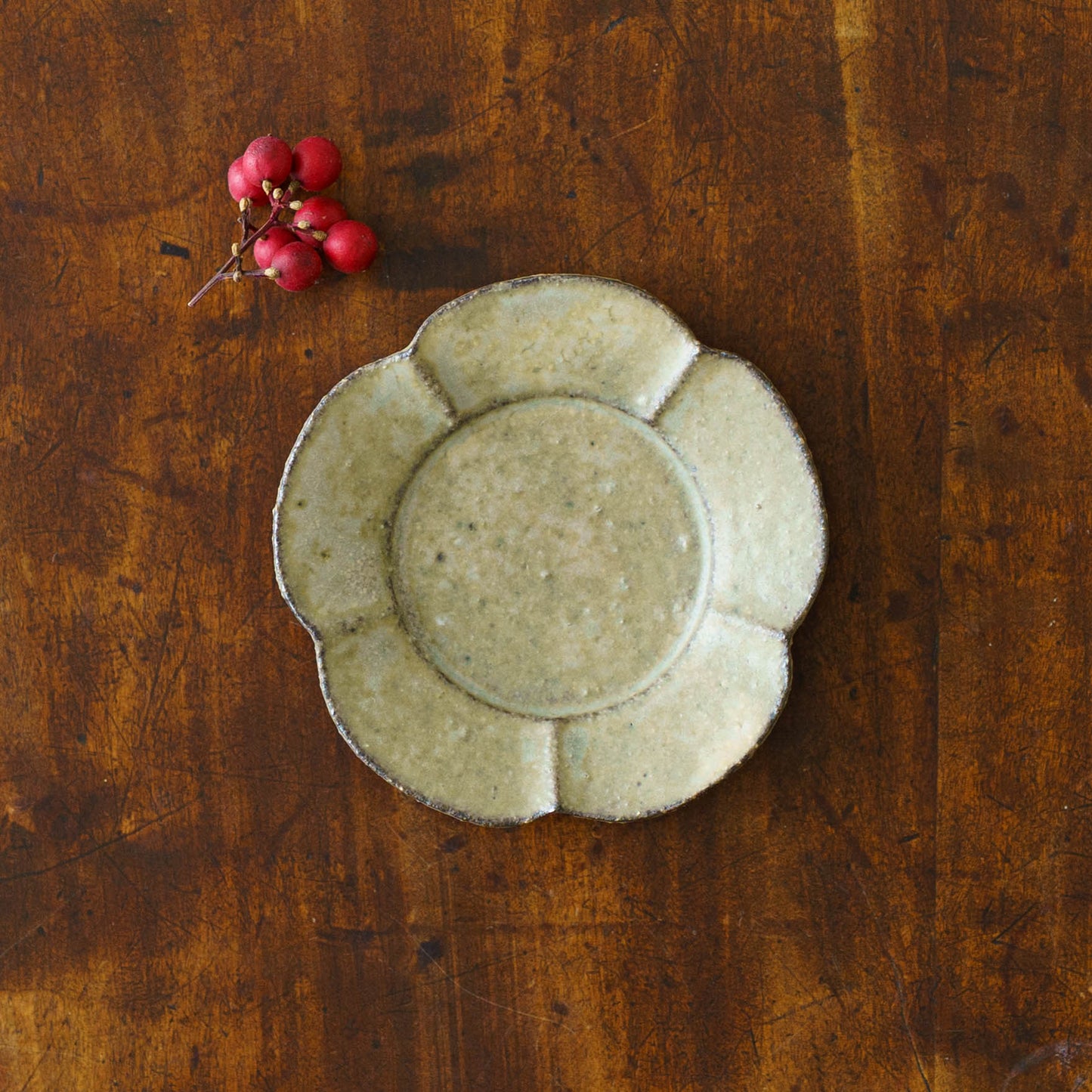 粉引　梅型豆皿｜冨部咲喜子