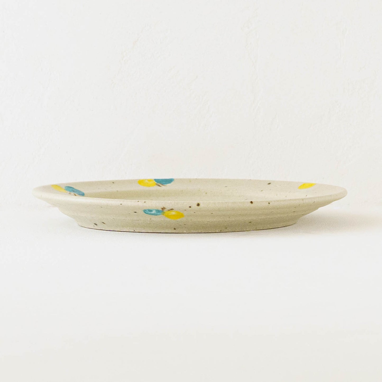 7寸リムプレート　ちょうちょ　オフホワイト｜原田晴子