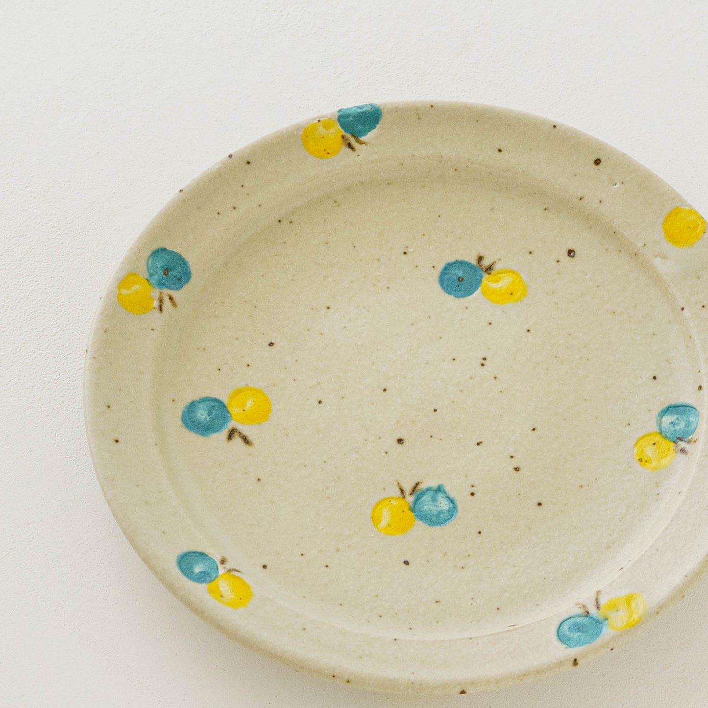 7寸リムプレート　ちょうちょ　オフホワイト｜原田晴子